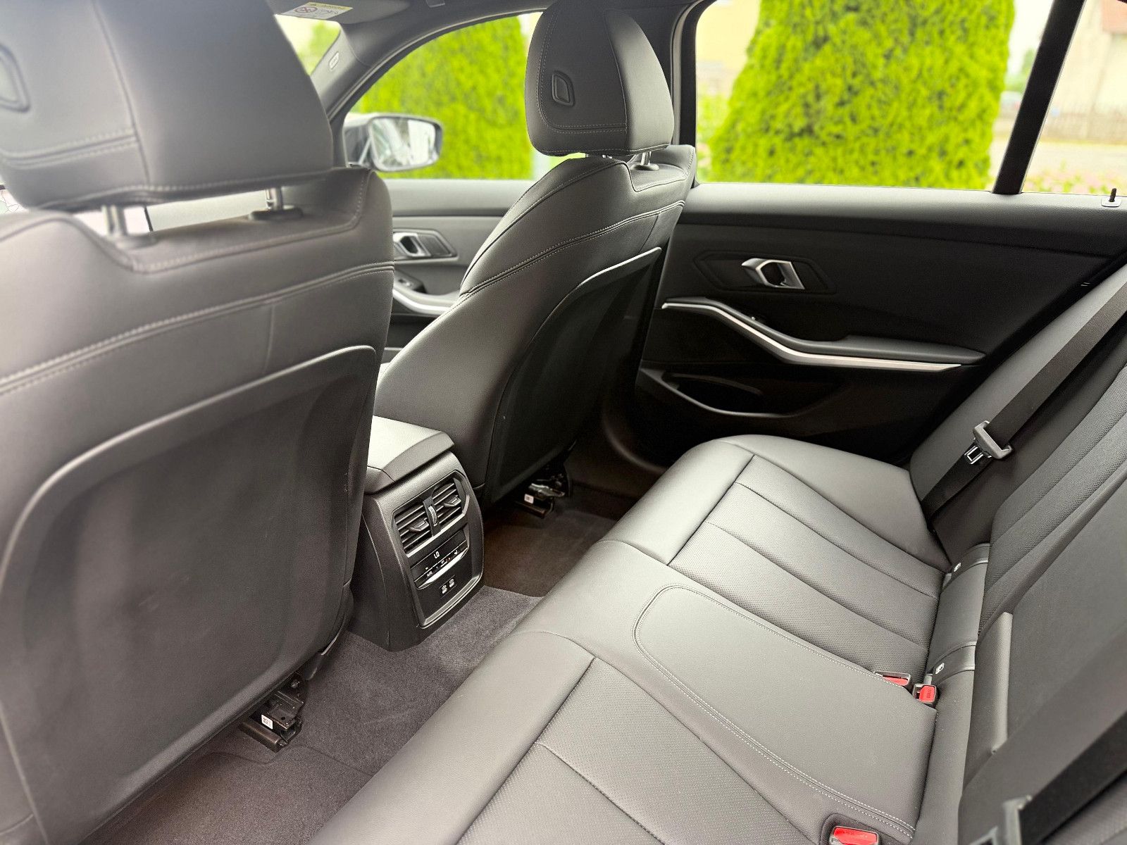 BMW 320 d Touring M-Sport xDrive - Samsaru's Car Outlet