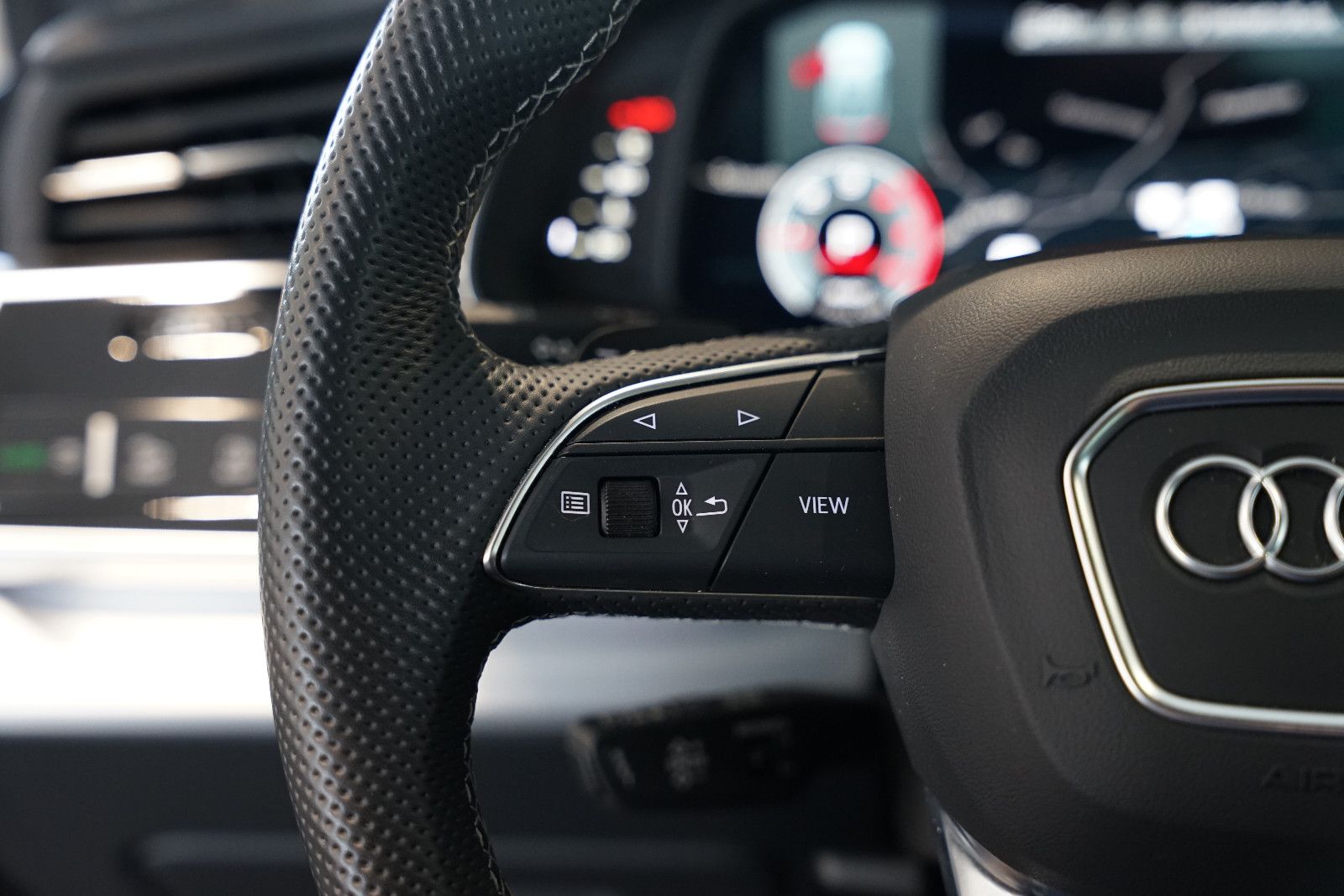 Audi Q8 50 TDI quattro | S line | Pano | B&O | Matrix