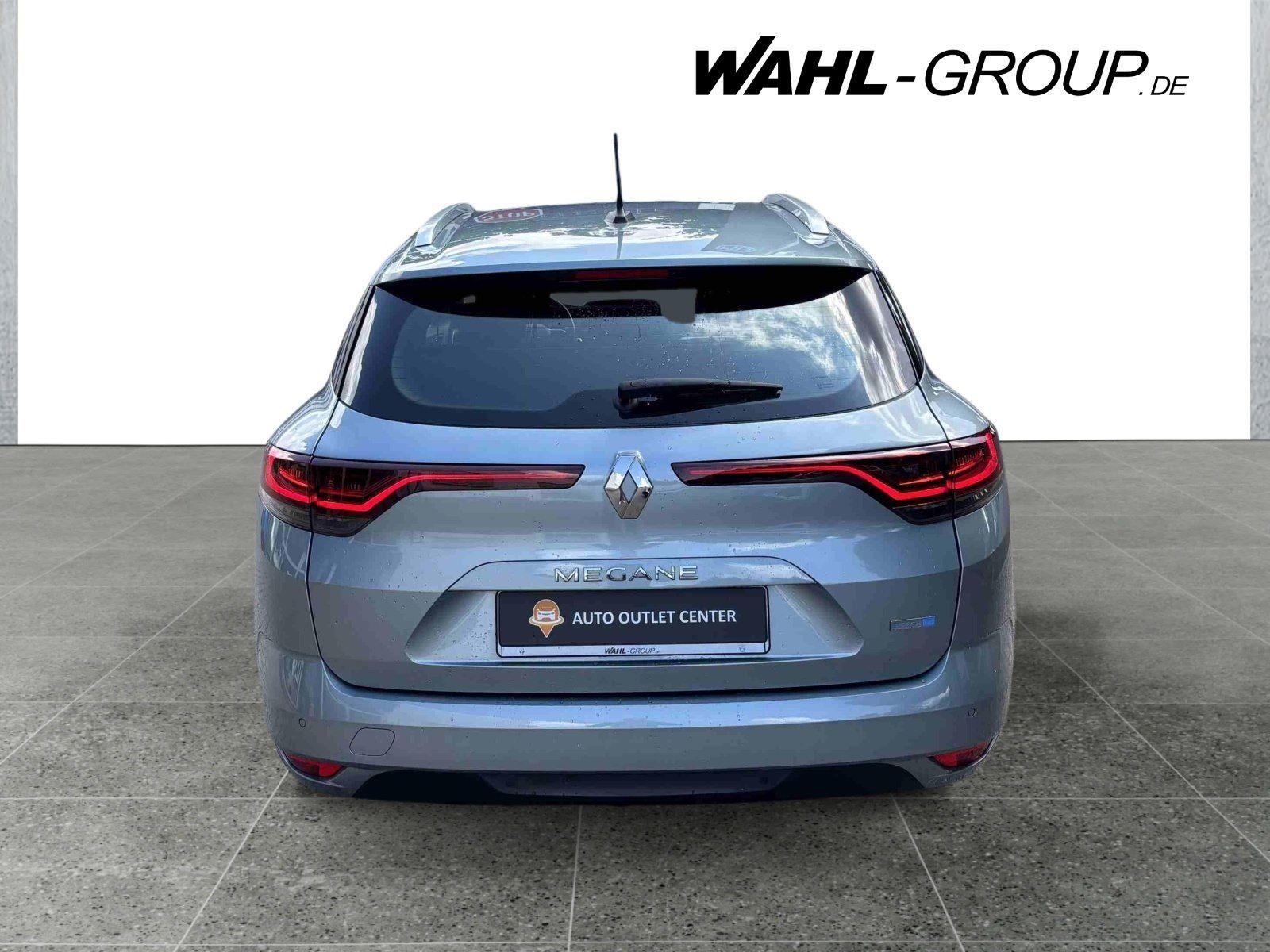 Renault Megane Grandtour ZEN E-TECH Plug-in - Samsaru's Car Outlet