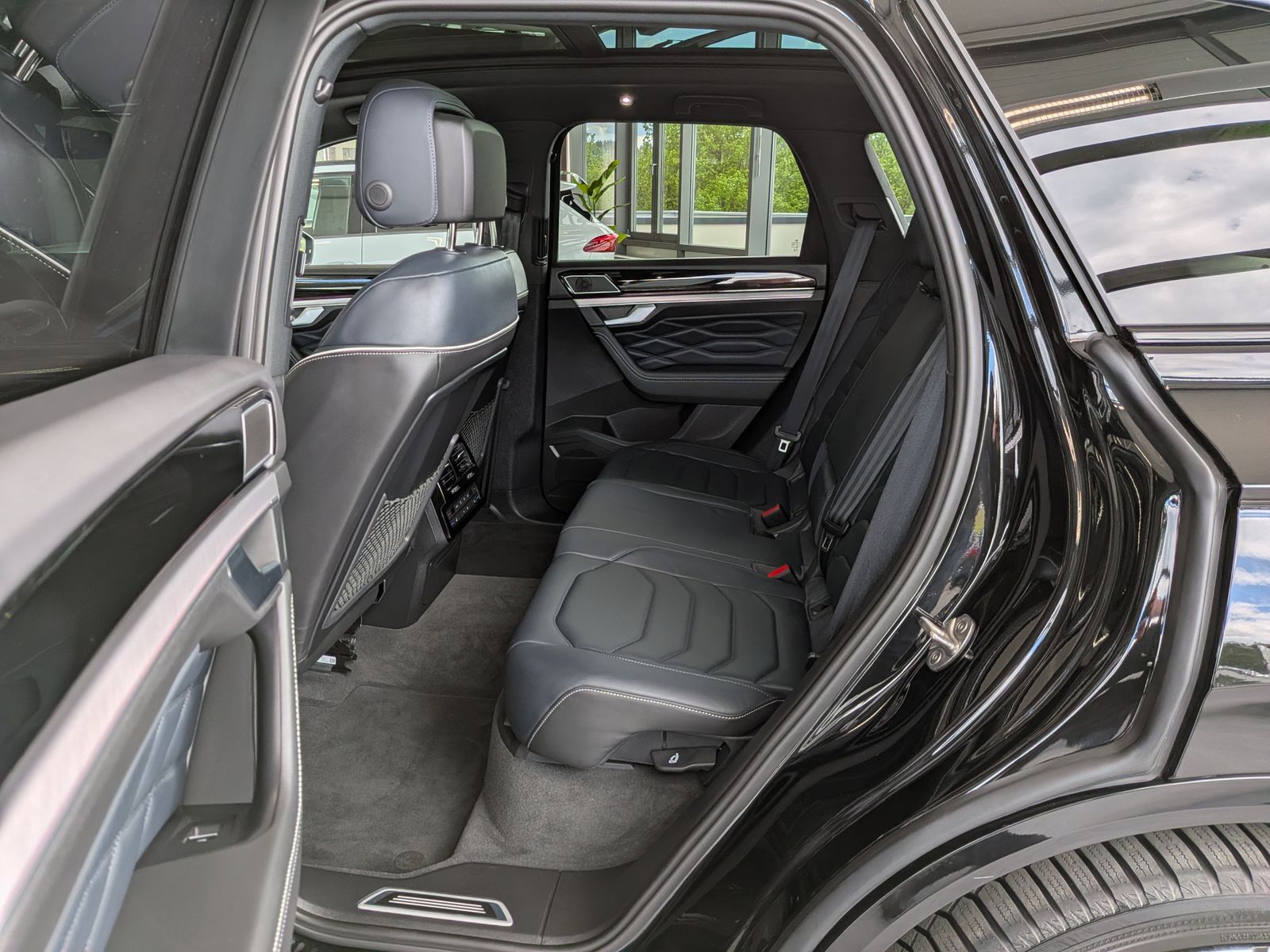 Volkswagen Touareg 3.0TDI 4M R-Line VOLL Black 22" UPE 114T