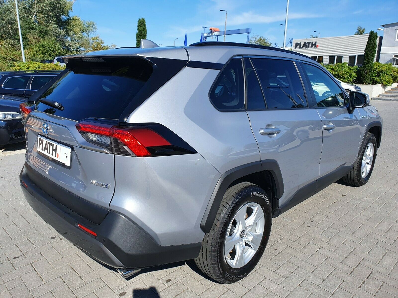Toyota RAV 4 2.5 Hybrid - Samsaru's Car Outlet