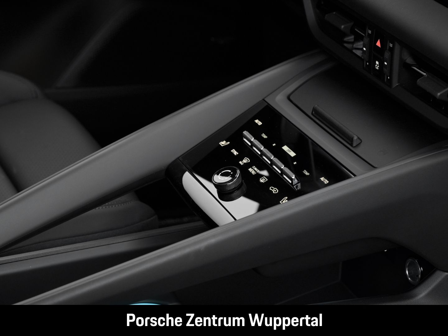 Porsche Macan 4 LED-Matrix Surround-View Abstandstempoma