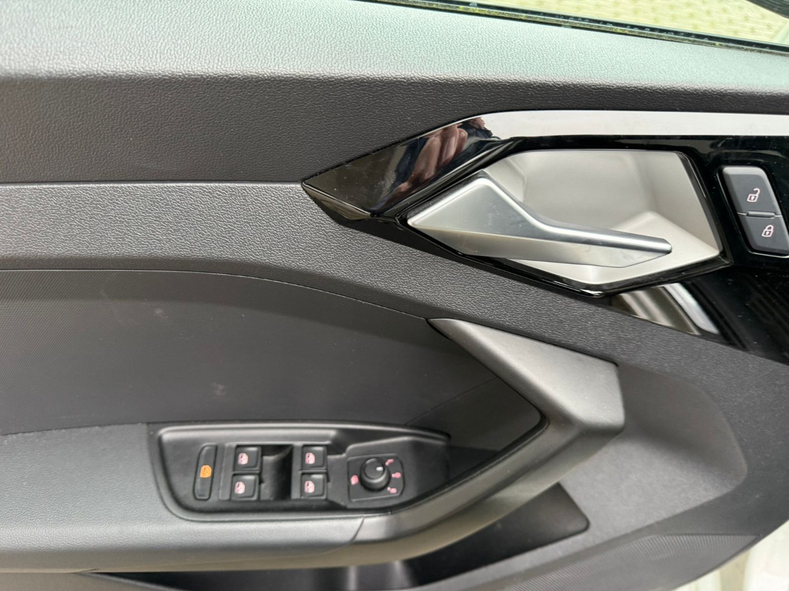 Audi A1 Sportback 25 TFSI advanced - Samsaru's Car Outlet
