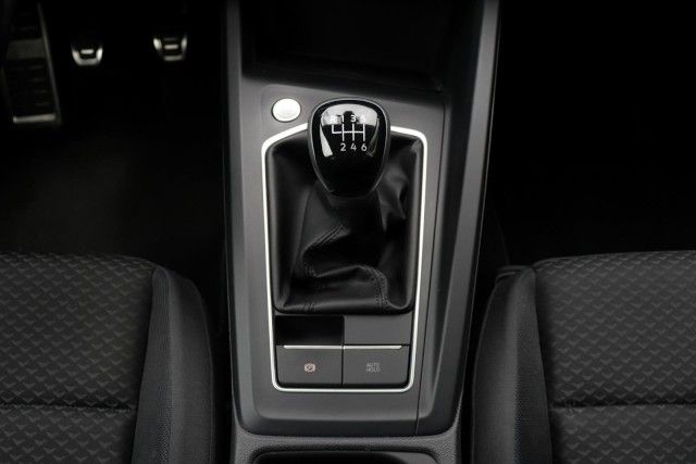 Volkswagen Golf VIII 1.5 TSI - Samsaru's Car Outlet