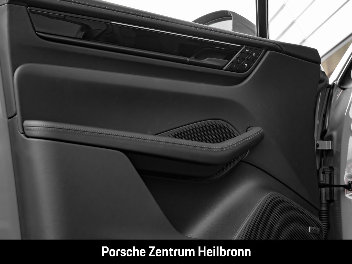 Porsche Macan 4 Surround-View LED-Matrix Luftfederung
