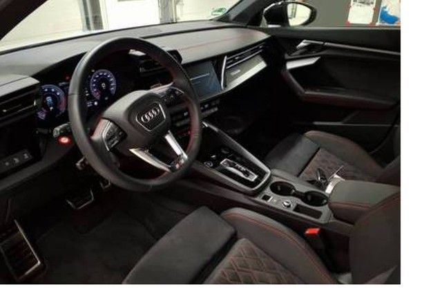 Audi A3 Sportback 35 TFSI S-tronic S-Line - Samsaru's Car Outlet