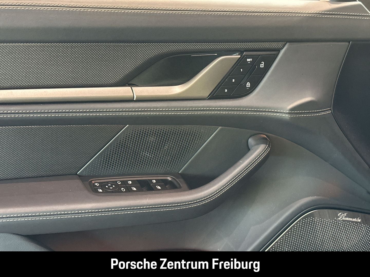 Porsche Taycan Turbo S Cross Turismo Burmester InnoDrive