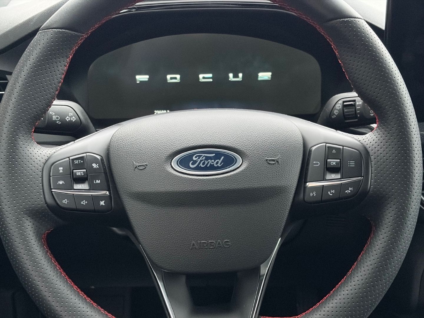 Ford Focus 1.0 EcoBoost Turnier ST-Line X Head-Up AHK