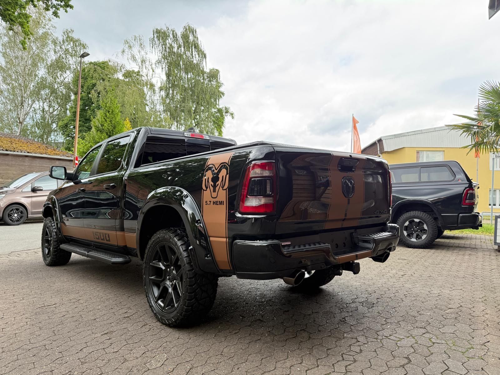Dodge LARAMIE*OFFROAD*LONG*LIFT*AHK*NAVI*LED*GARANTIE*