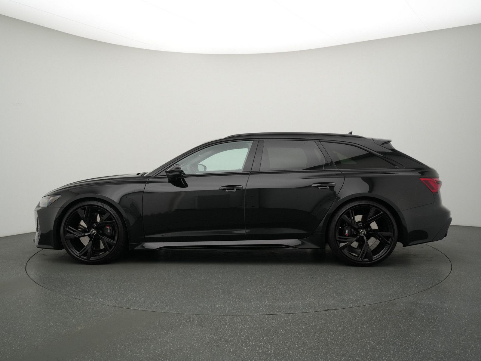 Audi RS6 STANDHZ LASER LUFT B&O AHK LEDER RAUTE PANO