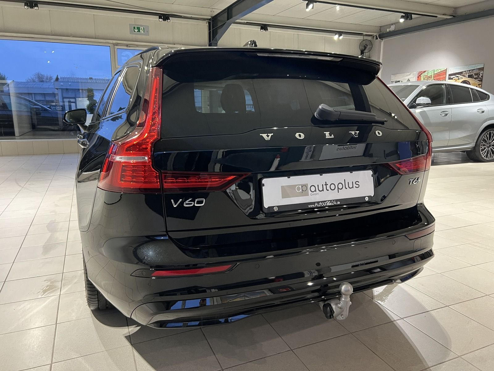 Volvo V60 T6 Plus Dark Recharge AWD ACC Pano AHK 360°