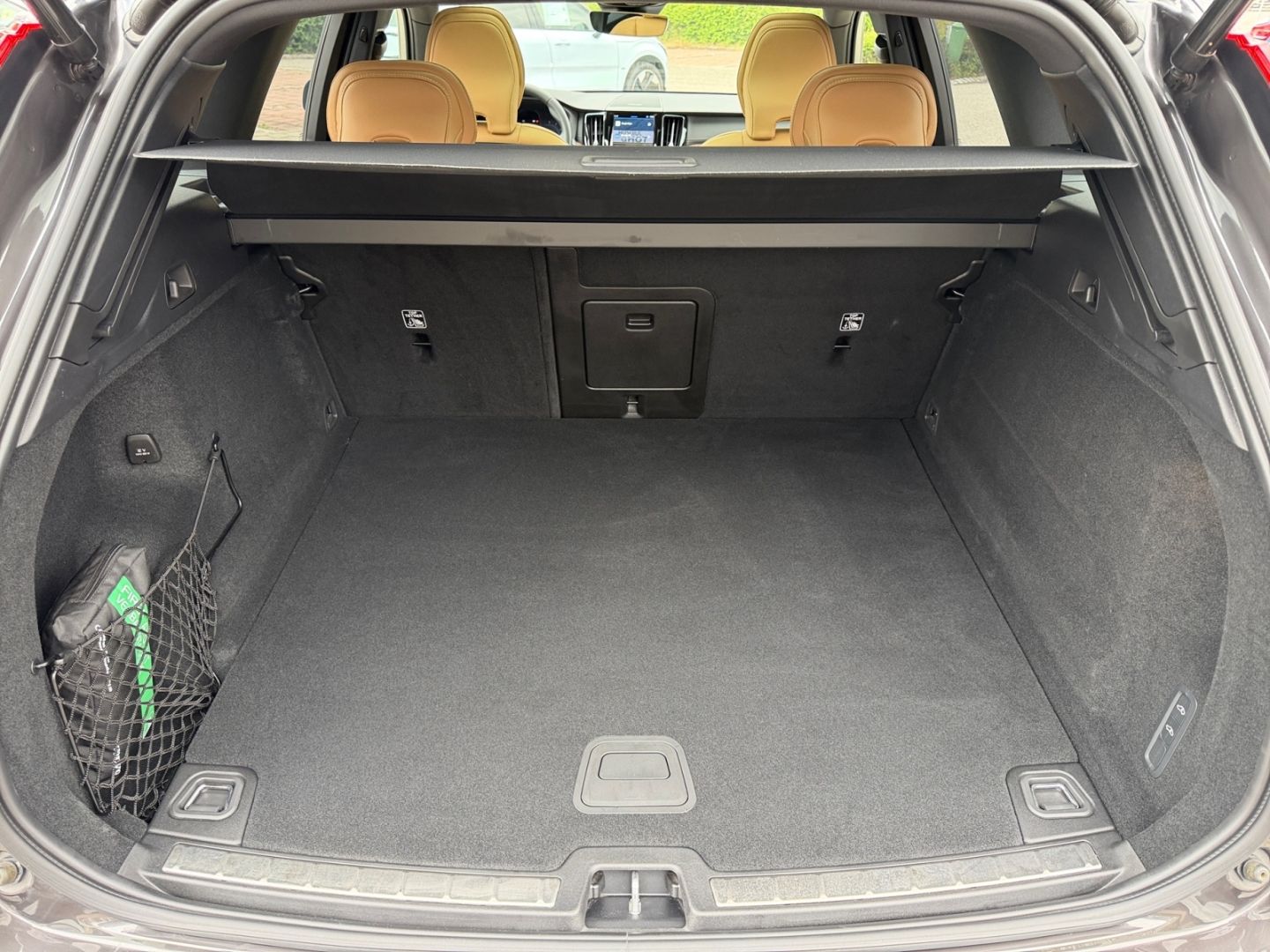 Volvo XC60 B5 Ultimate Dark AWD HUD  StandHZG H&K Luft