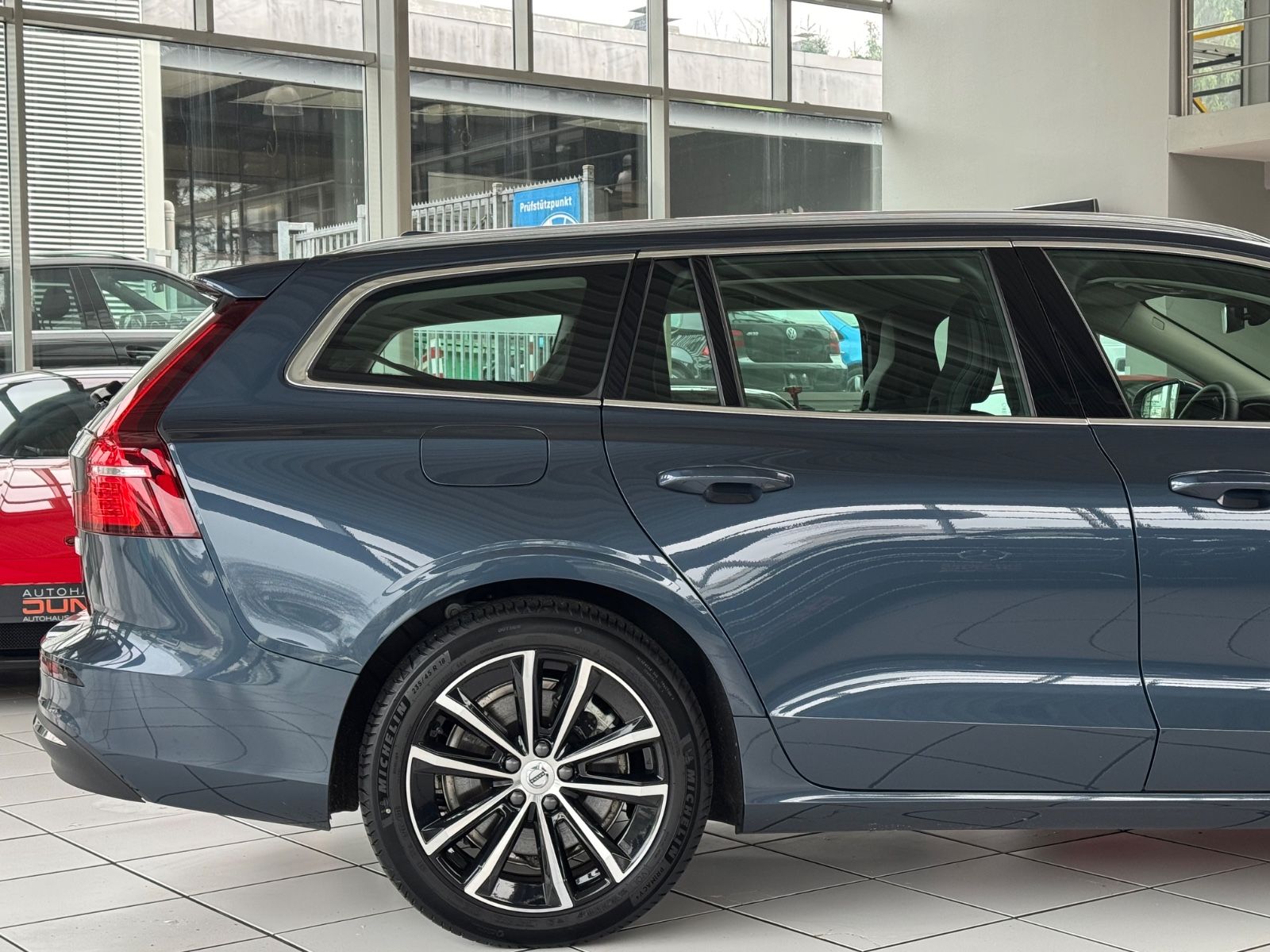Volvo V60 Kombi Core Recharge Plug-In Hybrid AWD
