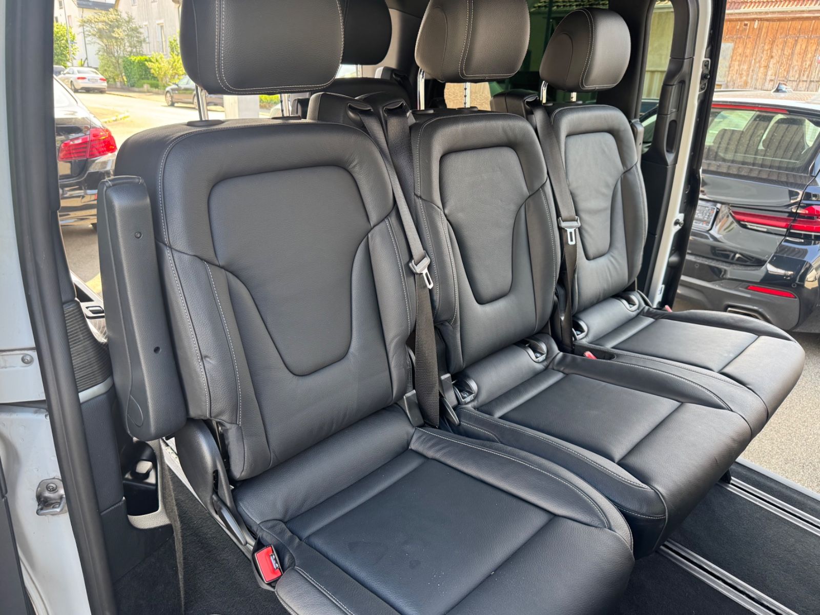 Mercedes-Benz V 300 d 4Ma Edition - Samsaru's Car Outlet
