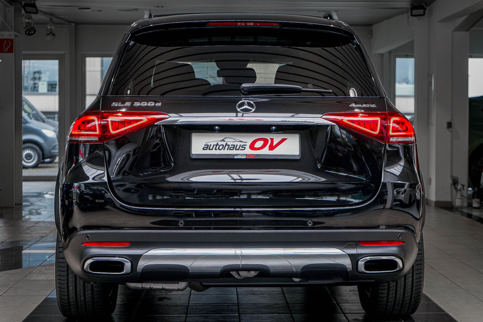 Mercedes-Benz GLE 300d 4M*Exclusive*3xTV*360*Distr*Pano*7xSitz