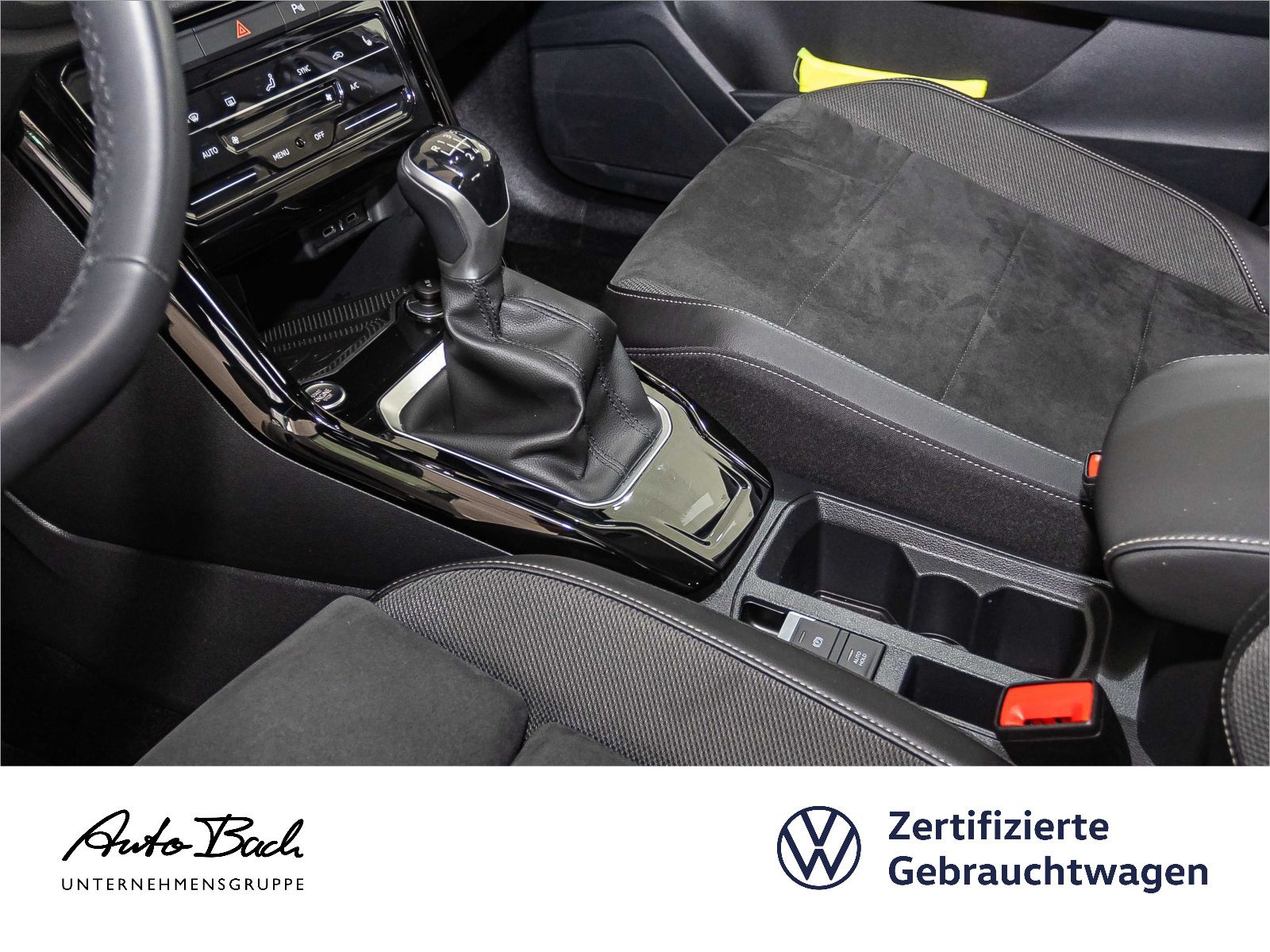 Volkswagen T-Roc 1.0 TSI Style - Samsaru's Car Outlet