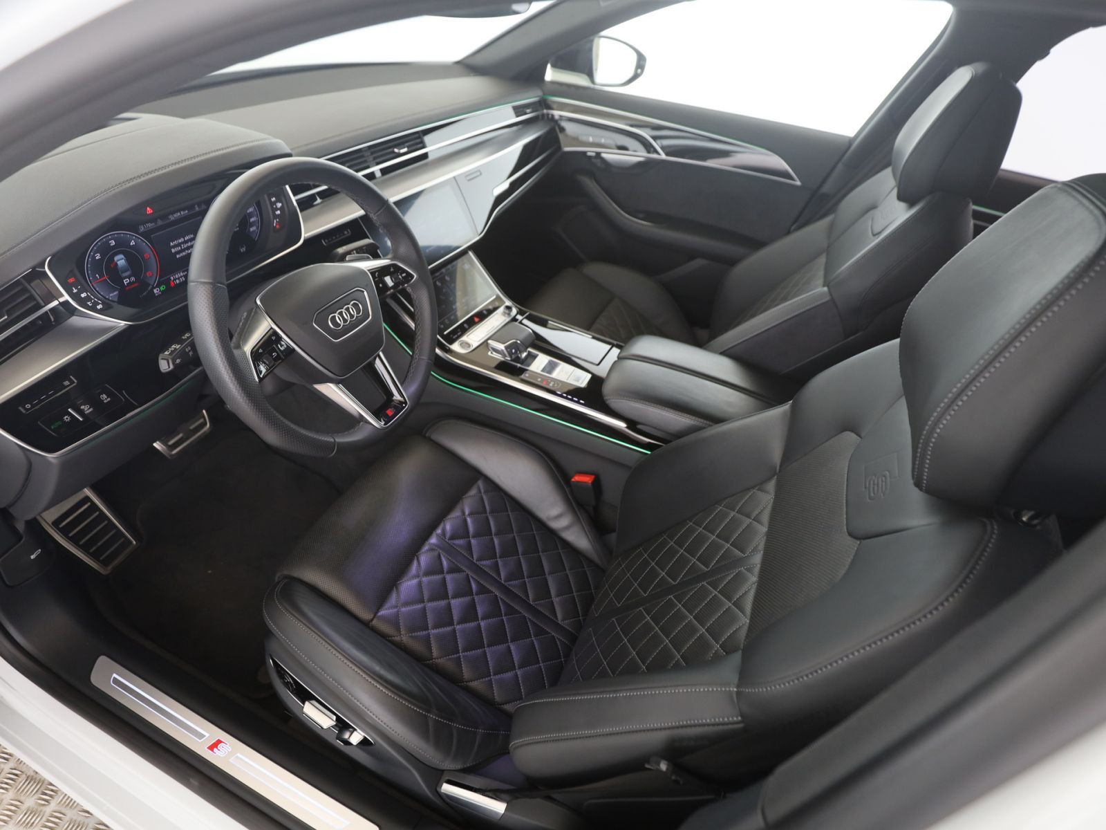 Audi A8 50 TDI quattro S line Pano+AHK+RFK+StandH+LUF