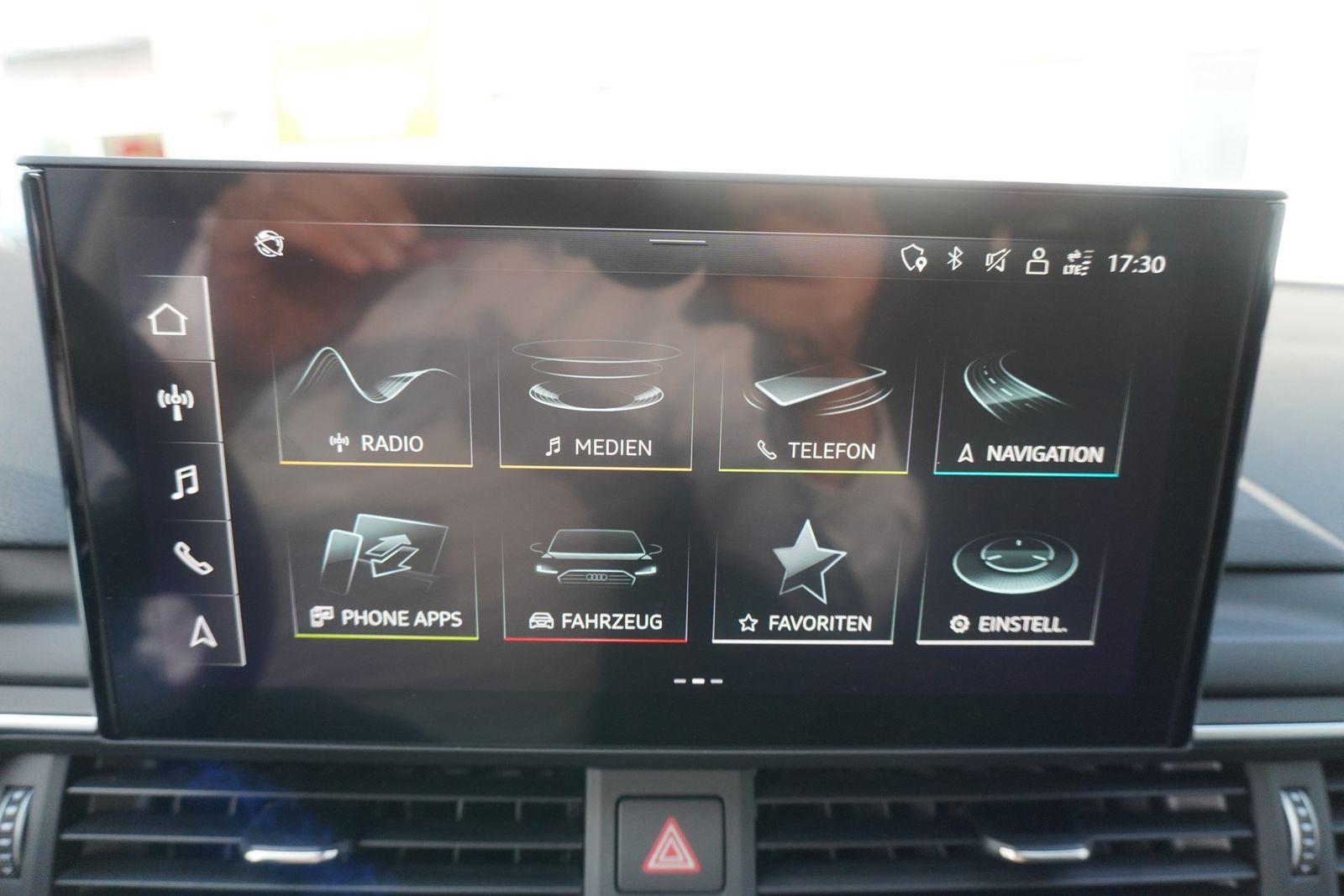 Audi A4 35 2.0 TDI Avant - Samsaru's Car Outlet