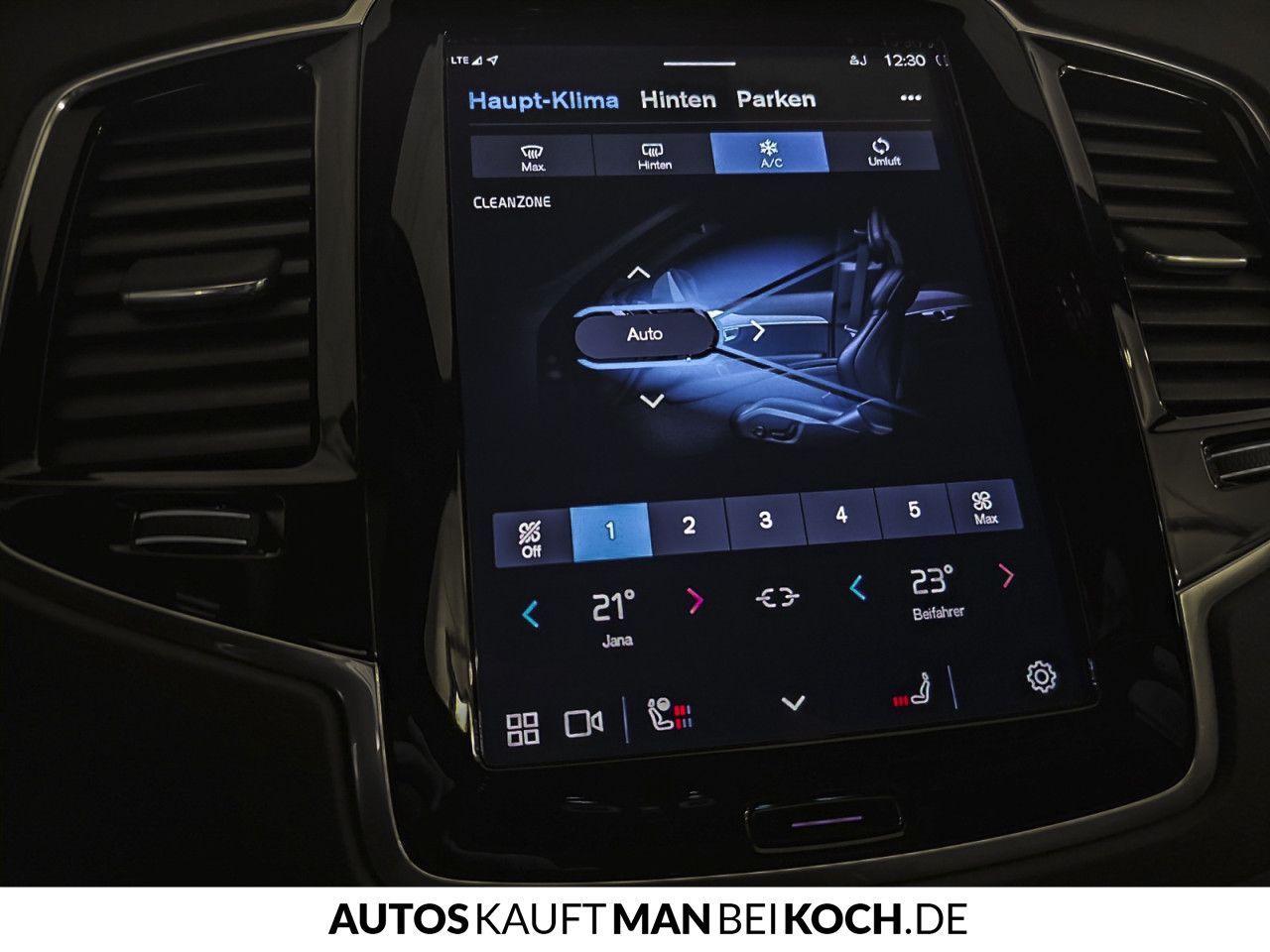 Volvo XC90 B5 AWD UltimateBright PANO AHK STHz 360 HUD