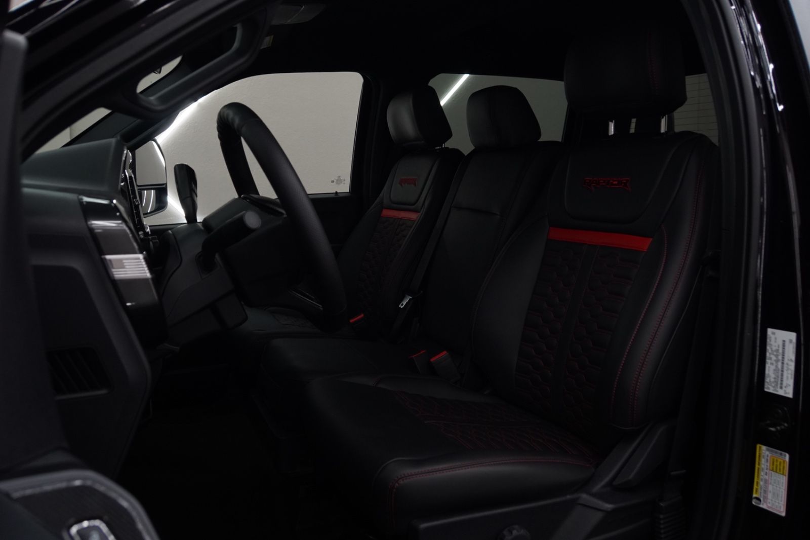 Ford F 150 RAPTOR - Samsaru's Car Outlet