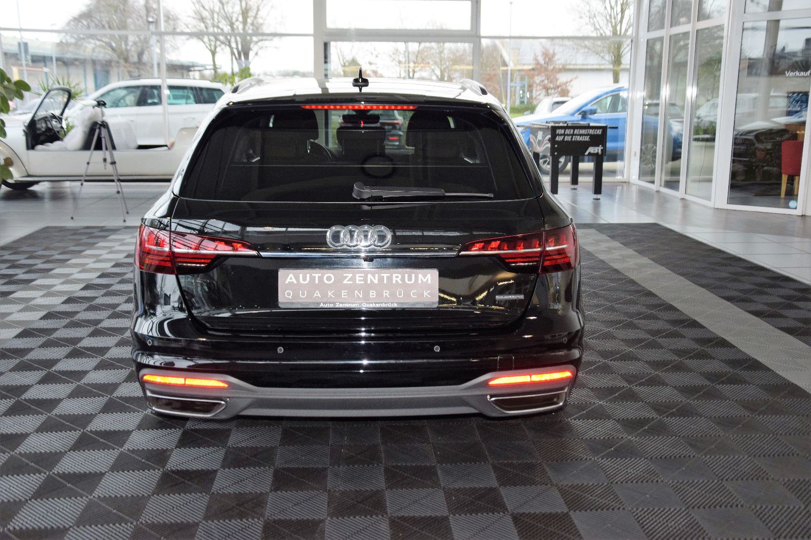 Audi A4 Av 50 TDI qu - Samsaru's Car Outlet