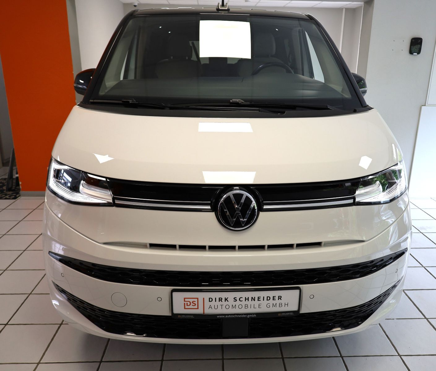 Volkswagen T7 2.0 TDI Multivan Edition - Samsaru's Car Outlet