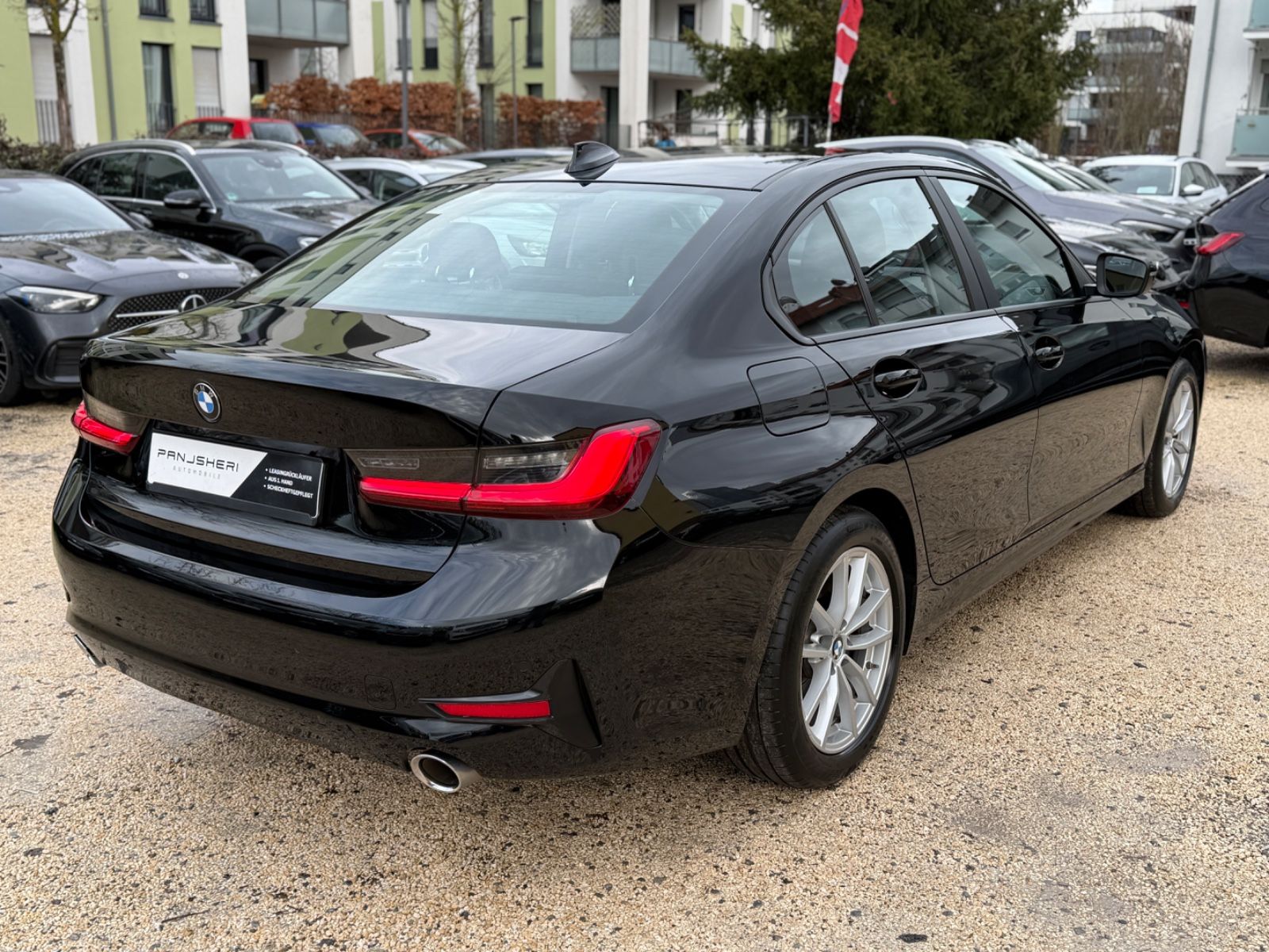 BMW 320d xDrive Lim Aut Leder LED Navi