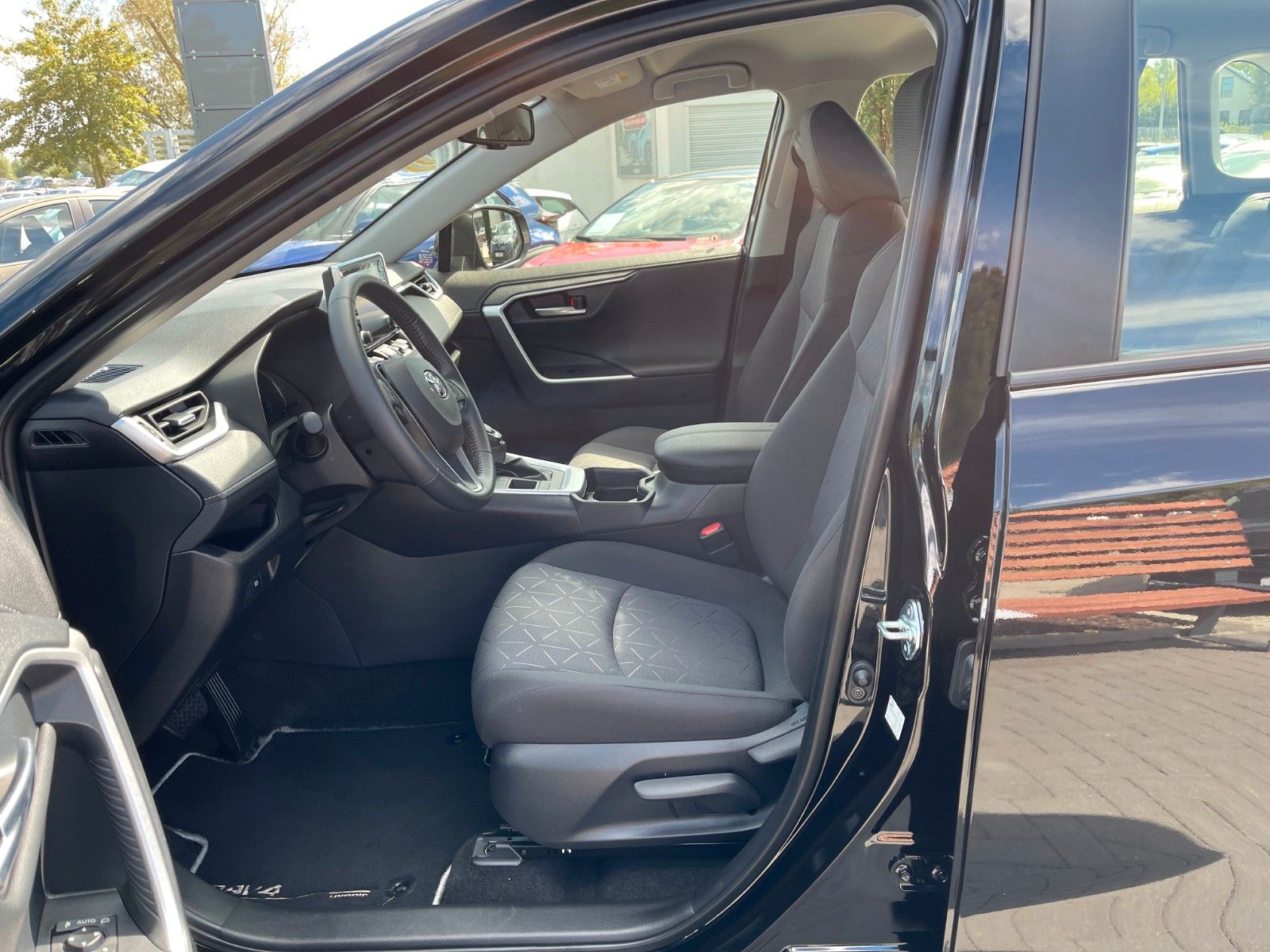 Toyota RAV 4 RAV4 Hybrid 4x2 Business Edition - Samsaru's Car Outlet