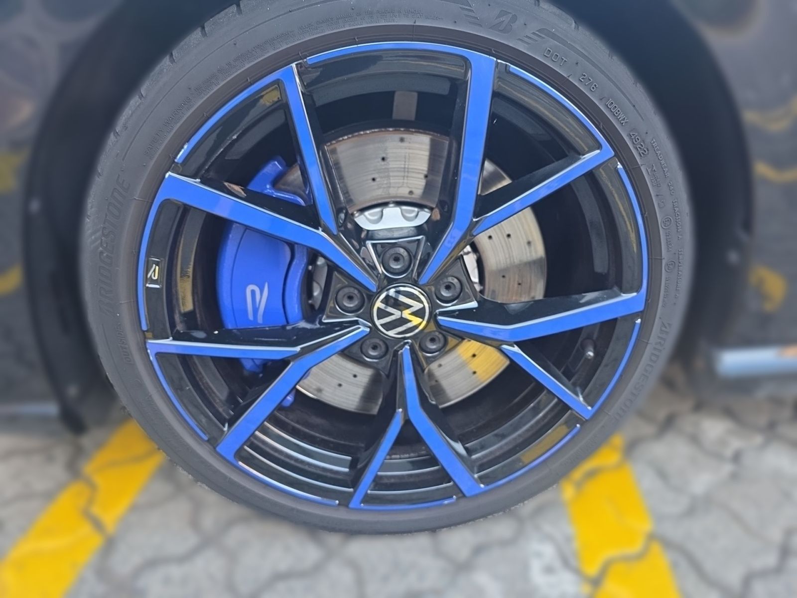 Volkswagen Golf VIII 2.0 TSI DSG R Performance 20 Years Nav