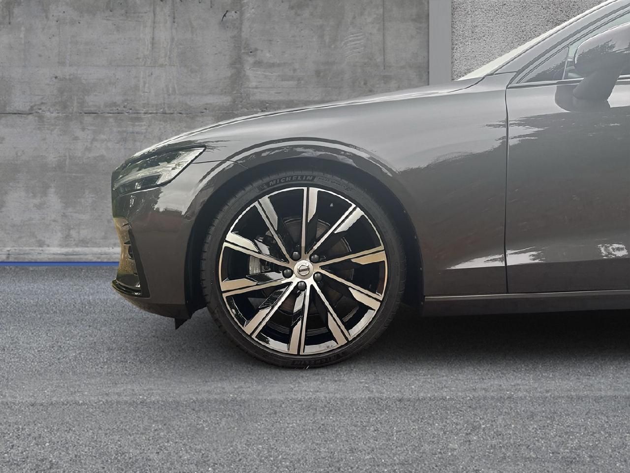 Volvo S60 B4 Benzin Plus Dark