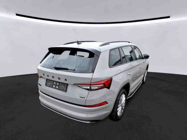 Skoda Kodiaq 2.0 TDI DSG Sportline 4x4 AHK Pano PDC RF