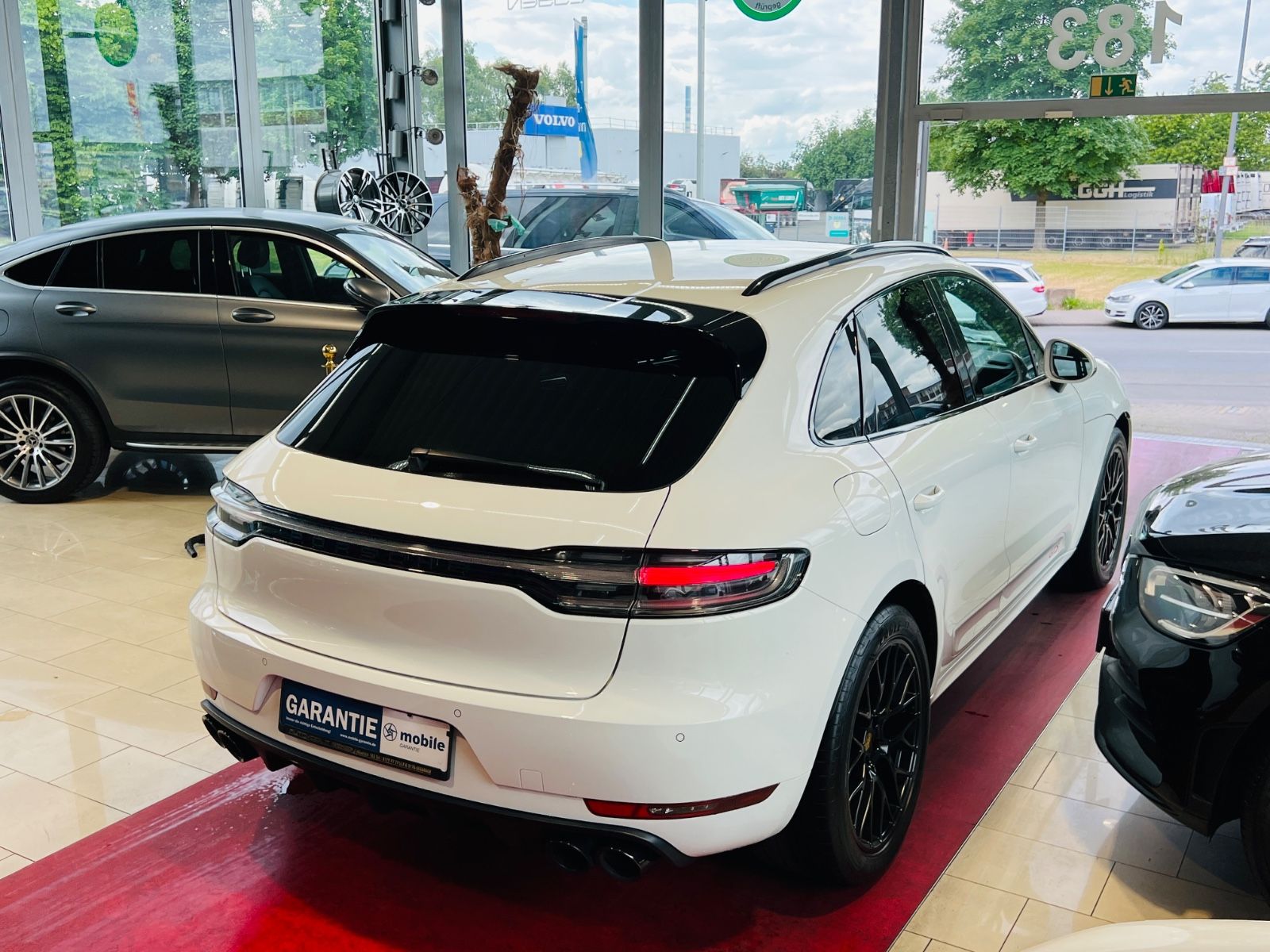 Porsche Macan GTS - Samsaru's Car Outlet