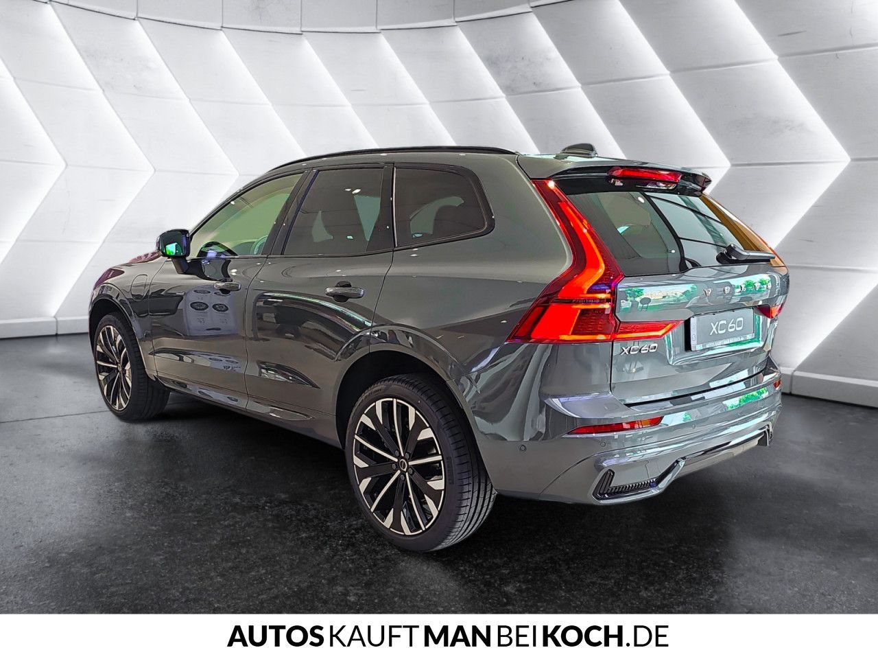 Volvo XC60 T8 AWD Plug-in Hybrid Ultra Dark