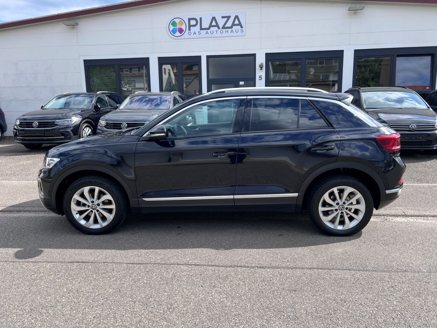 Volkswagen T-Roc 1.0TSI Style - Samsaru's Car Outlet