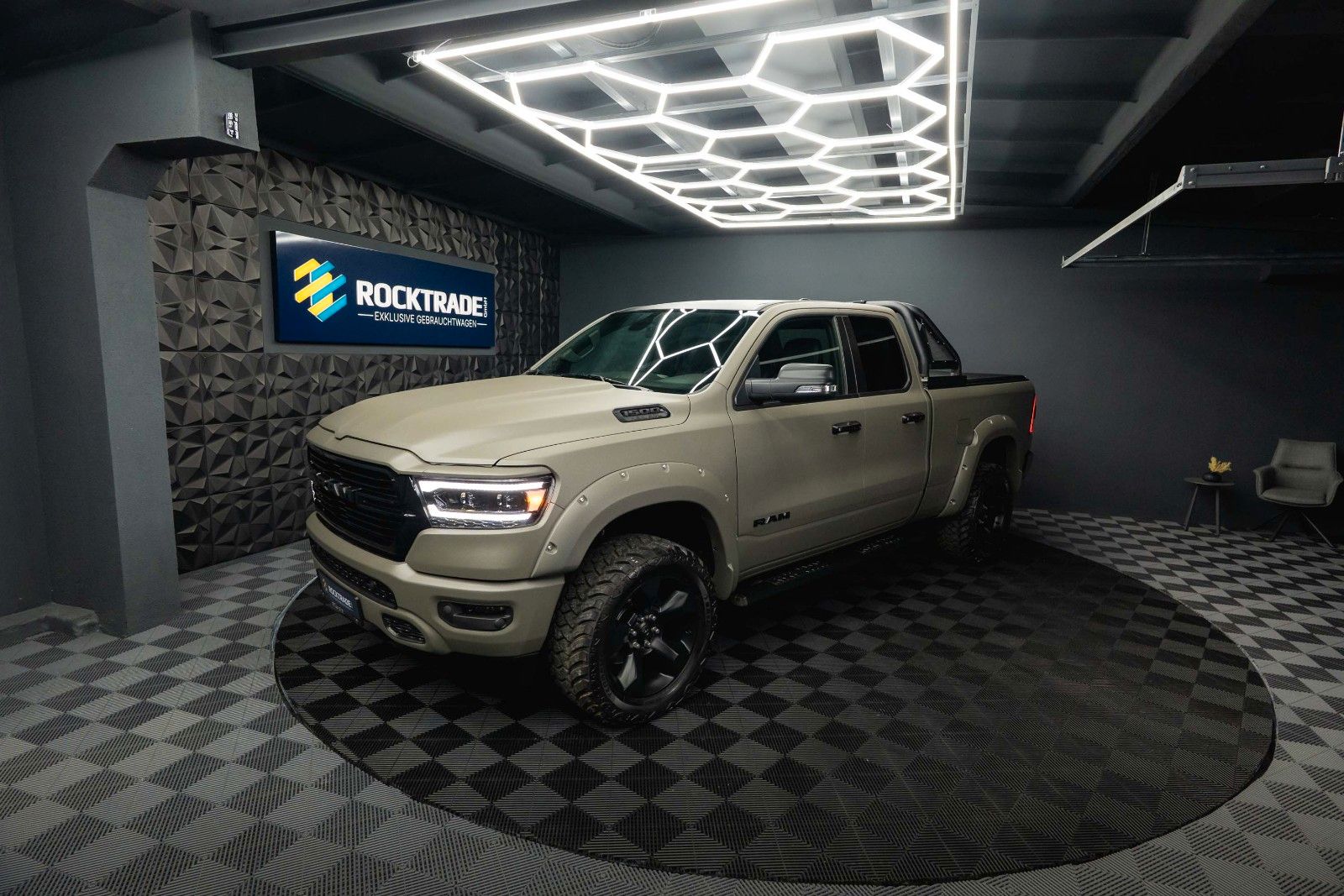 Dodge RAM 5.7 V8 HEMI 4x4 OFFROAD LONGBED RAPTOR Style