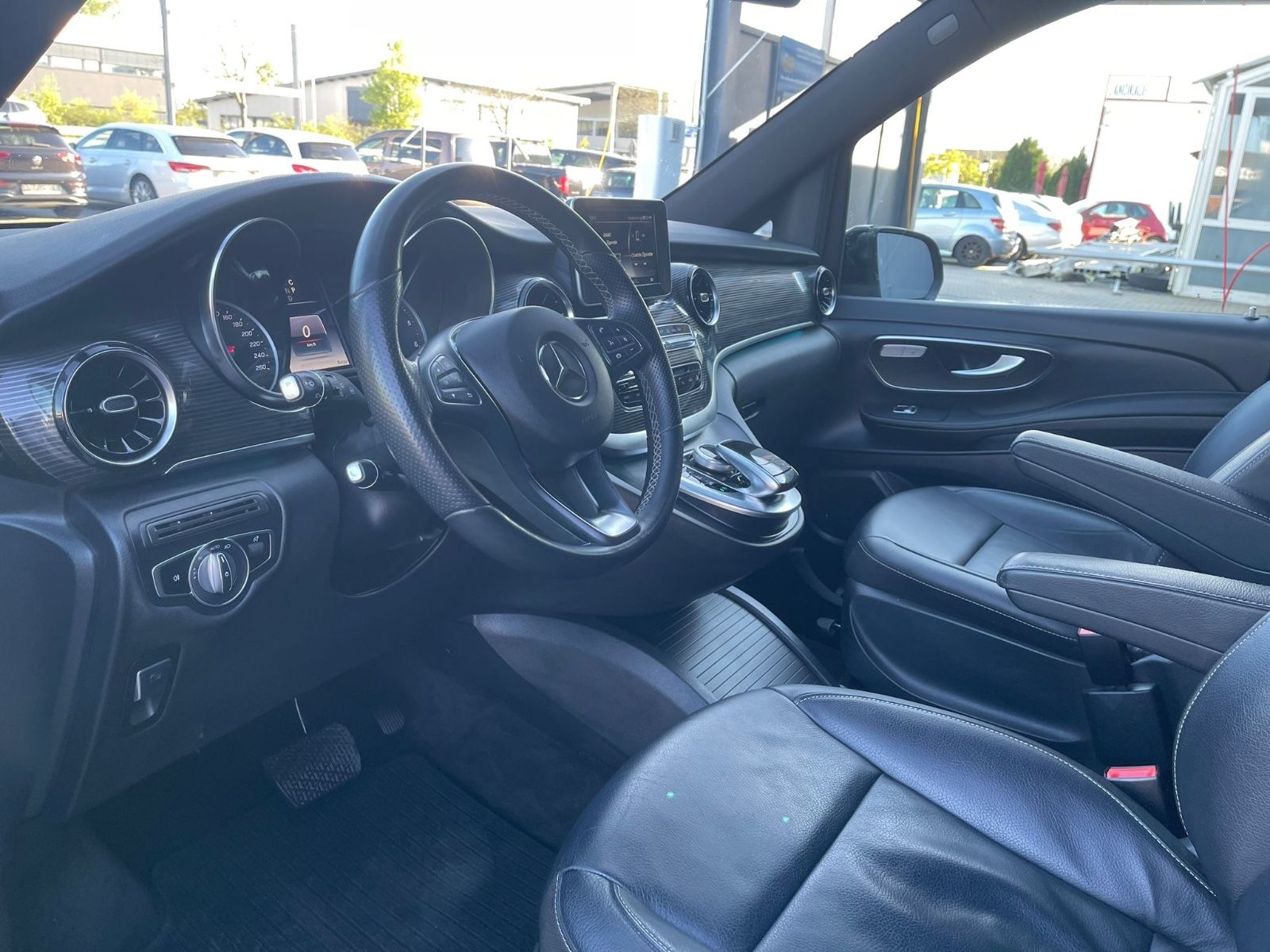 Mercedes-Benz V 250d AVANTGARDE - Samsaru's Car Outlet
