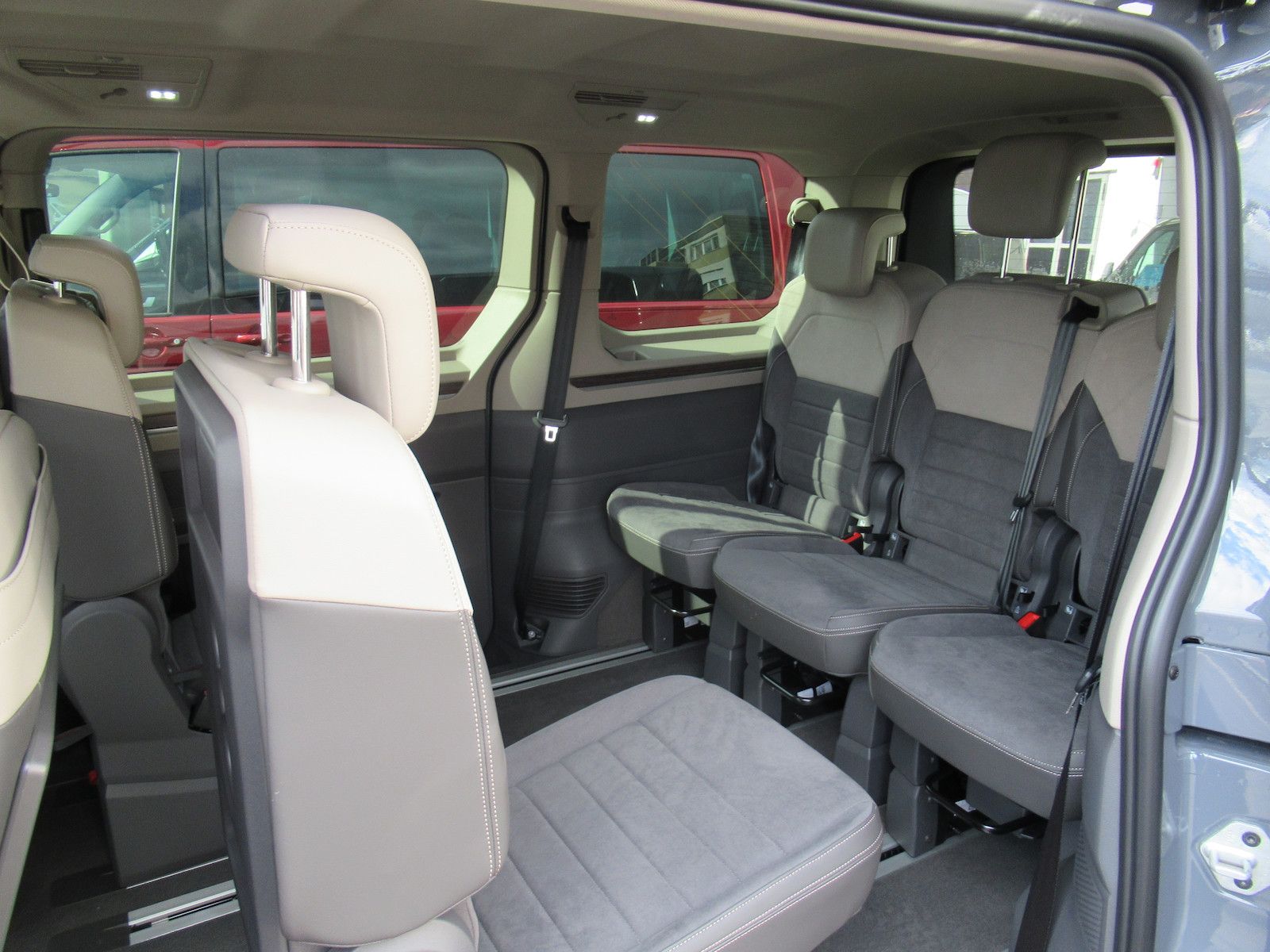 Volkswagen T7 Multivan Style DSG - Samsaru's Car Outlet