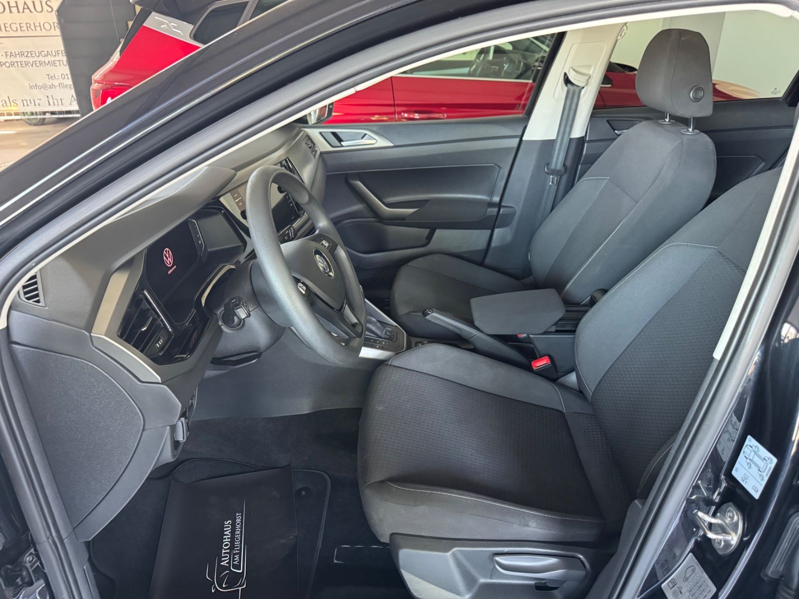 Volkswagen Polo VI 1.0 TSI Comfortline - Samsaru's Car Outlet
