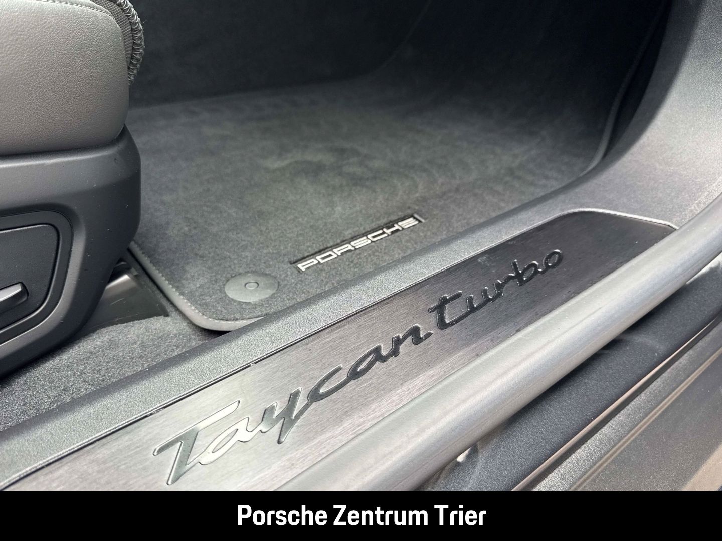 Porsche Taycan Turbo BOSE Panoramadach InnoDrive LED