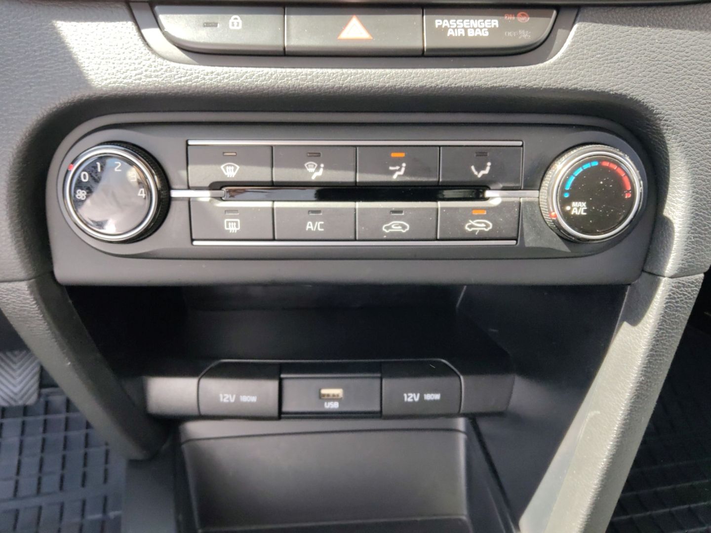 Kia Ceed BEST 1.5T GDi - Samsaru's Car Outlet