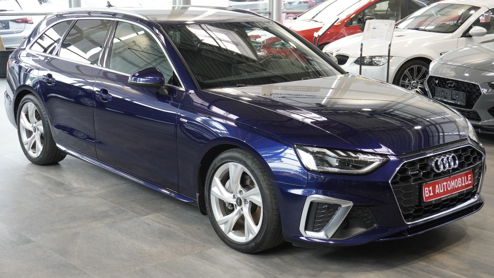 Audi A4 Avant 40 TFSI quattro S line - Samsaru's Car Outlet