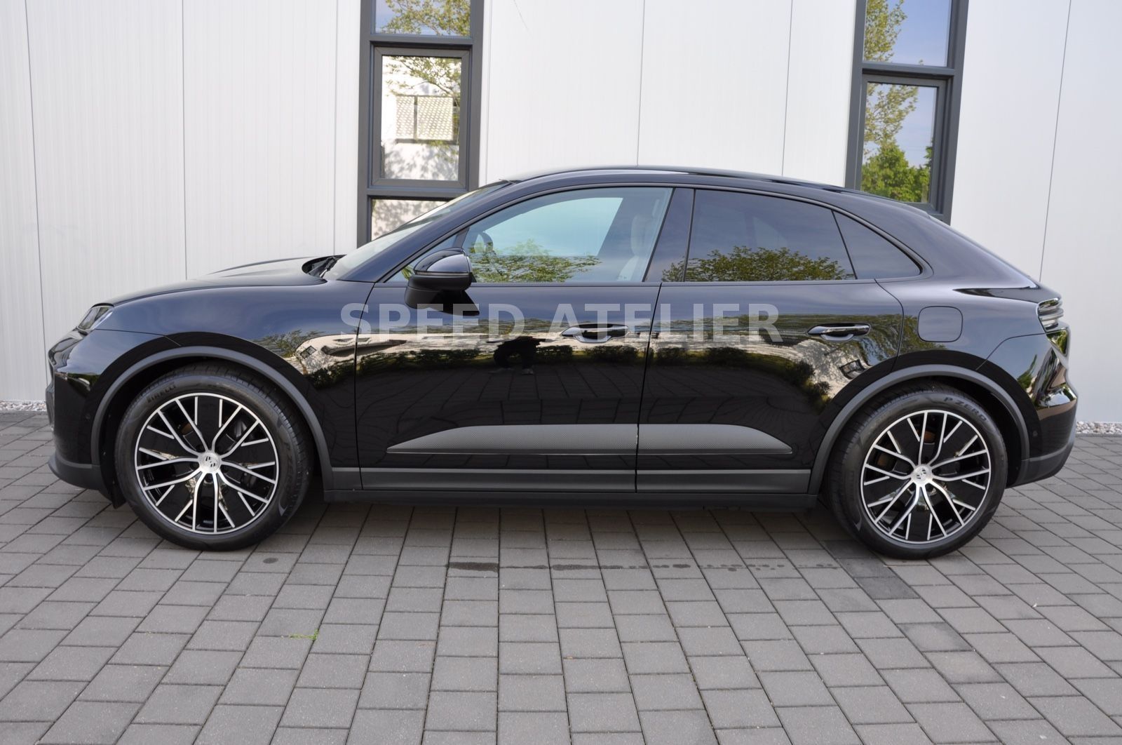 Porsche Macan 4 - Samsaru's Car Outlet