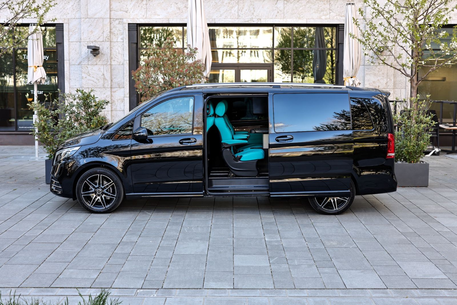 Mercedes-Benz V 300 4MATIC - Samsaru's Car Outlet
