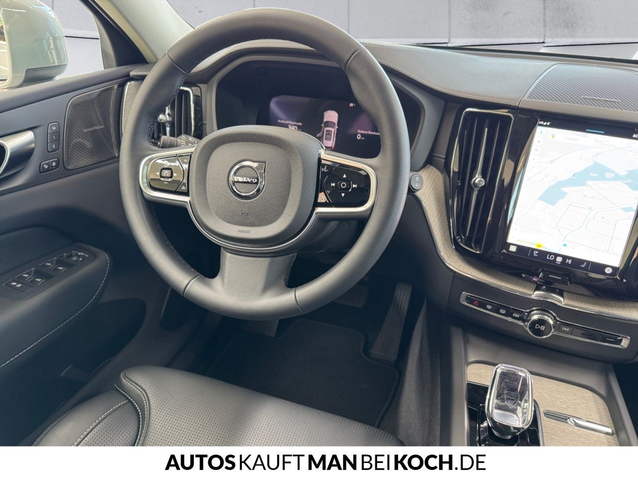 Volvo XC60 T6 Plug-In AWD - Samsaru's Car Outlet