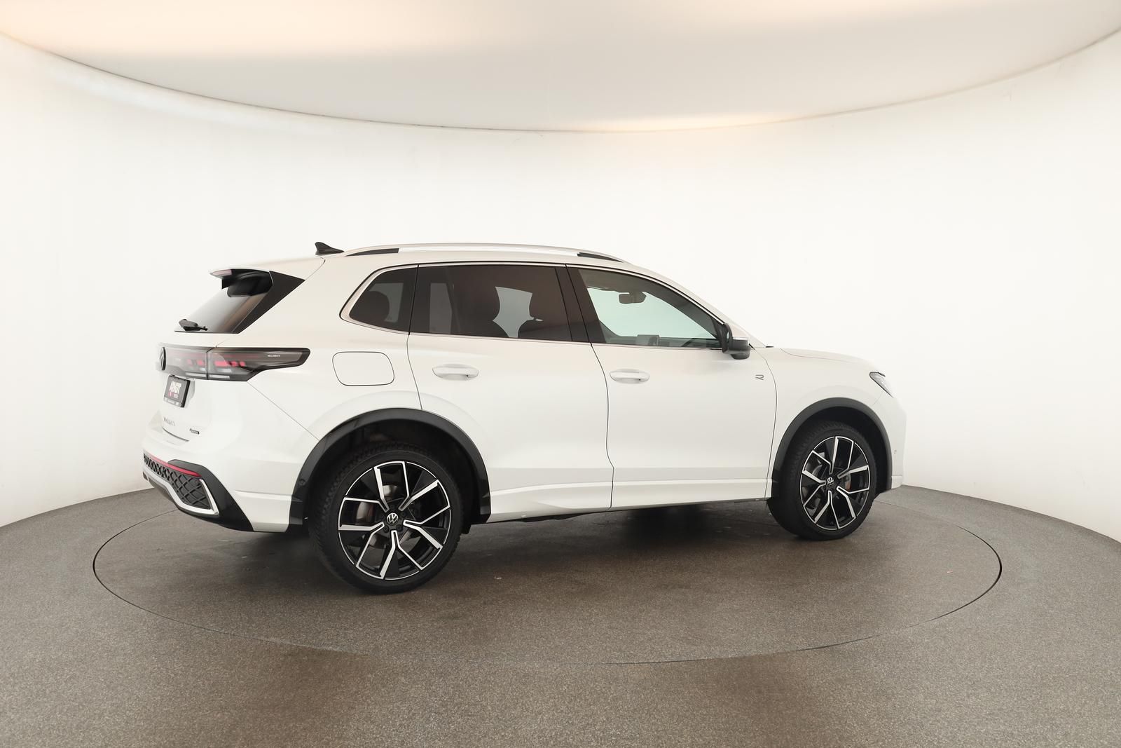 Volkswagen Tiguan 2.0 TDI 4M DSG R-Line Leder Pano Navi 360