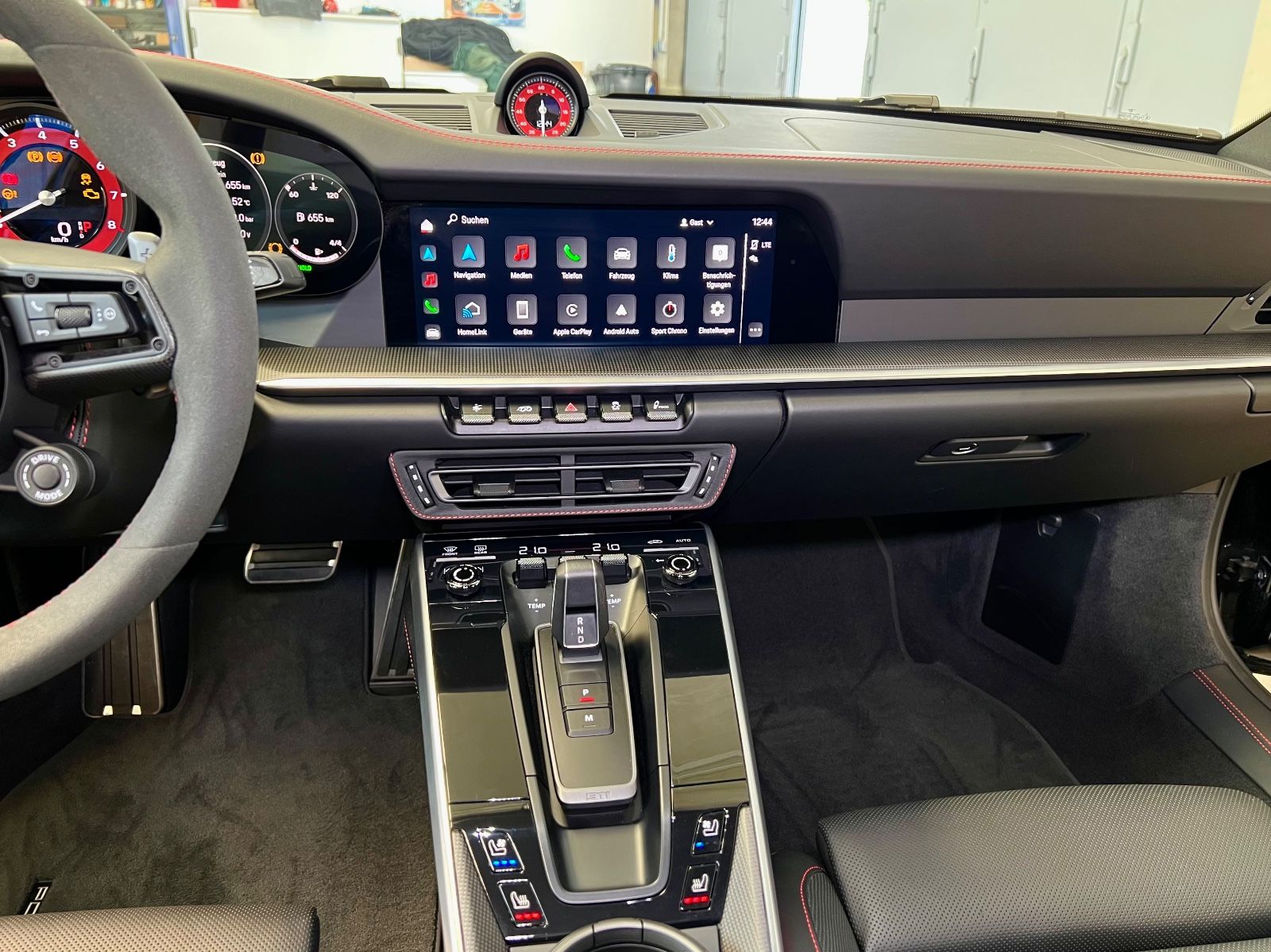 Porsche 992 Carrera S - Samsaru's Car Outlet