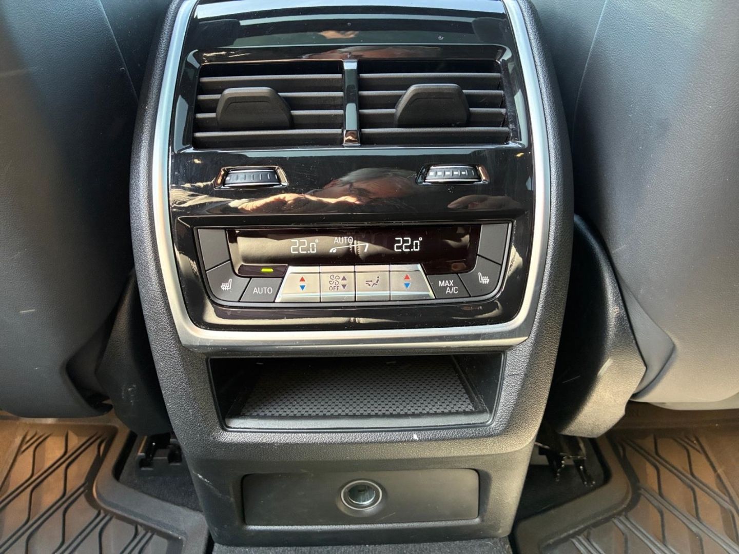 BMW X5 XDRIVE45E M SPORT PAKET HuD MASSAGE LASER AHK
