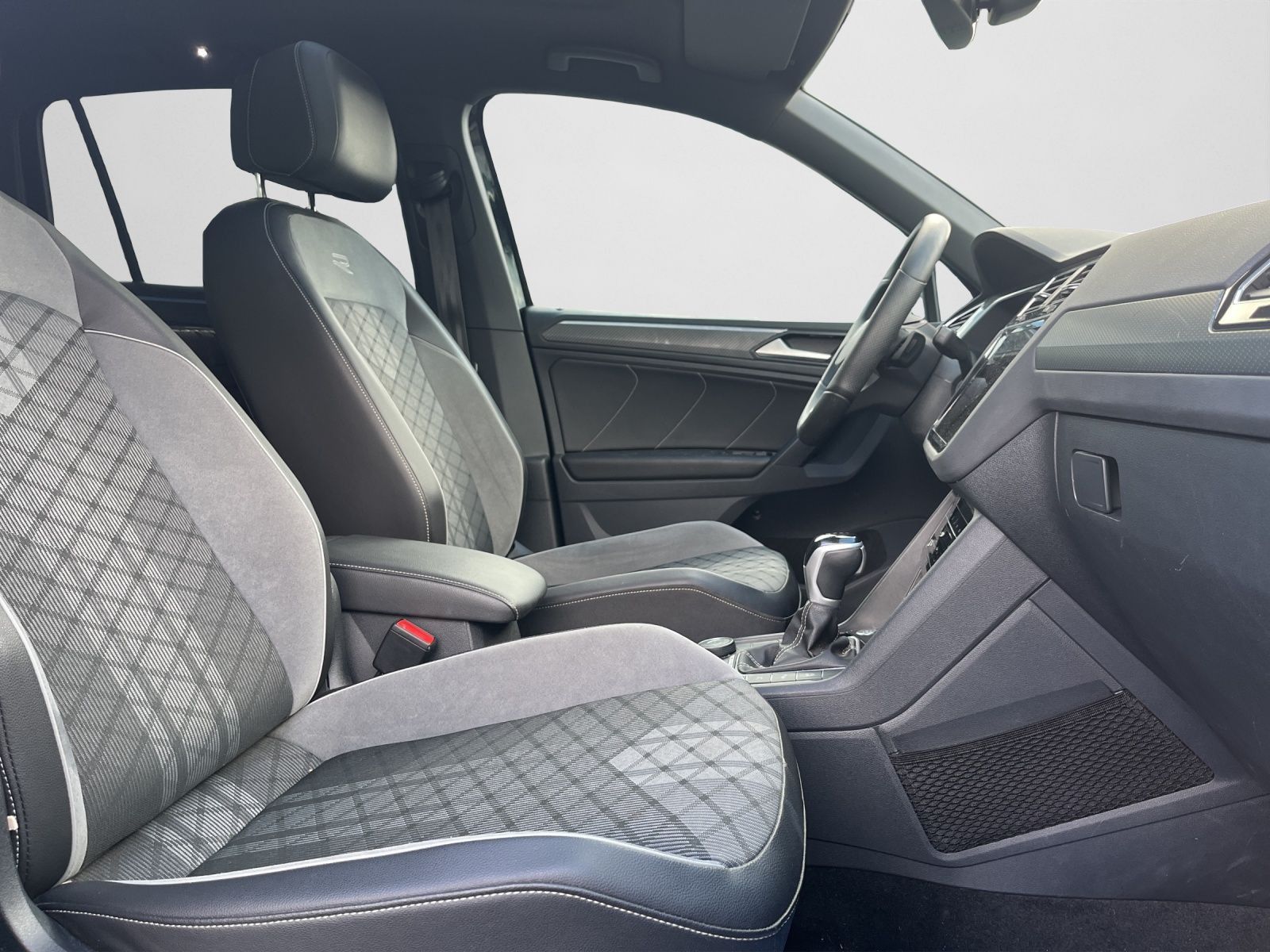 Volkswagen Tiguan R-Line 2,0 TDI 4MOTION 7-Gang-DSG | 360°