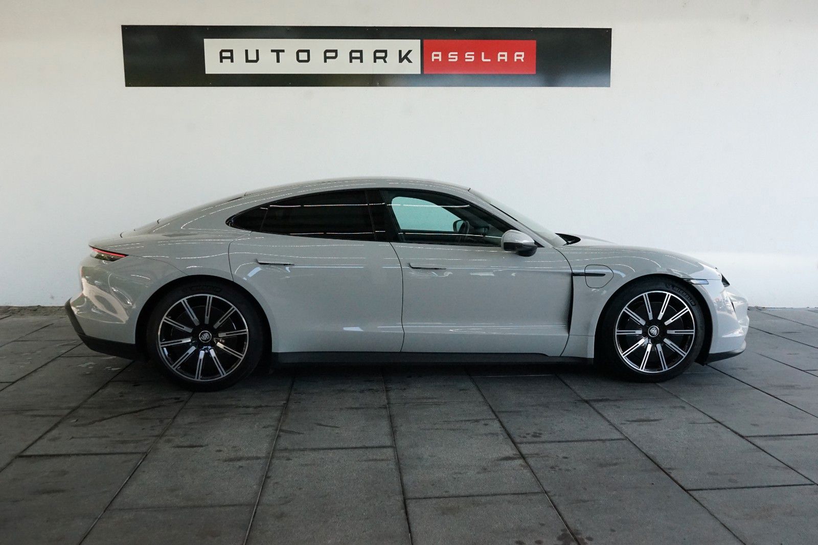 Porsche Taycan 4 S*KREIDE/PANO/CHRONO/3xDISPLAY/MEGA !!