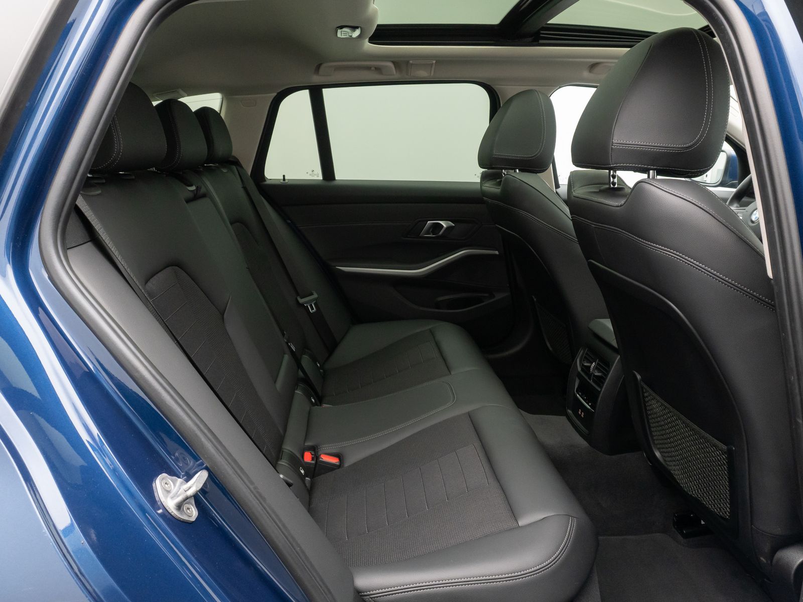 BMW 330i xD - Samsaru's Car Outlet